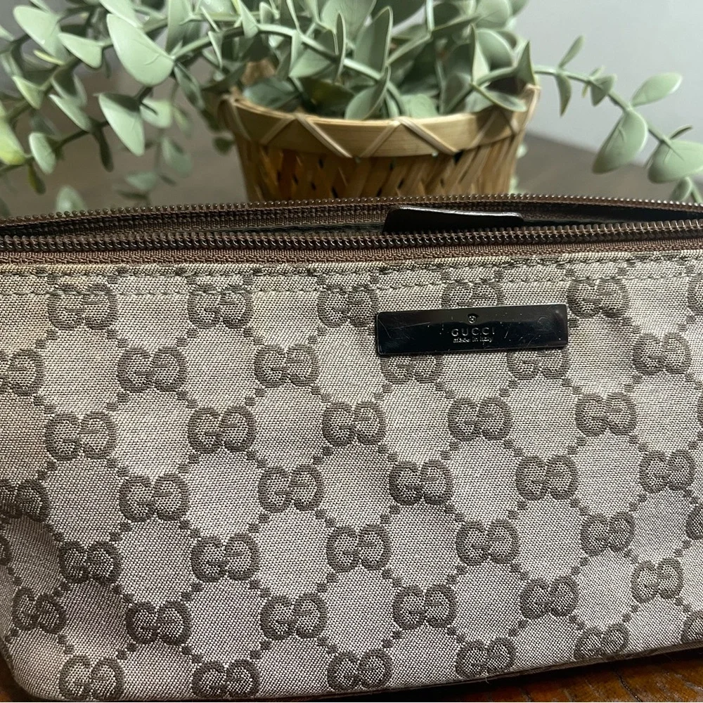 Authentic Vintage Gucci Beige GG Canvas Pouch - Picture 6 of 12